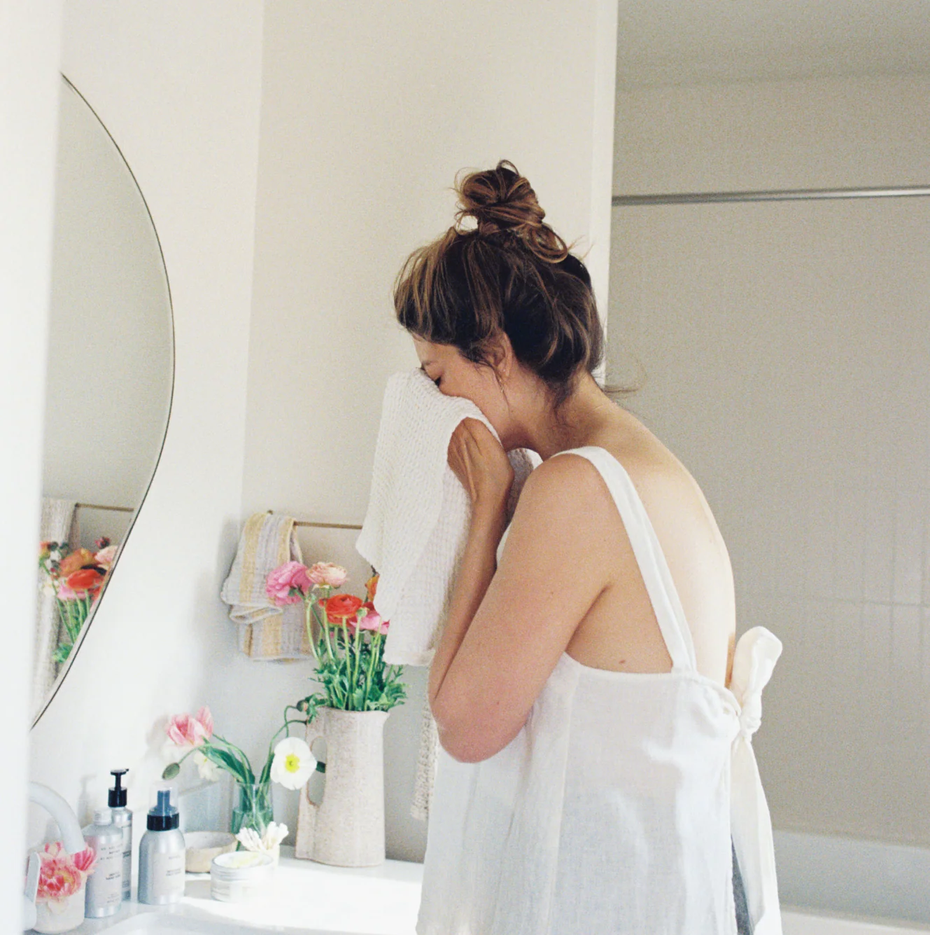 Balancing Oil Cleanser - Image 4