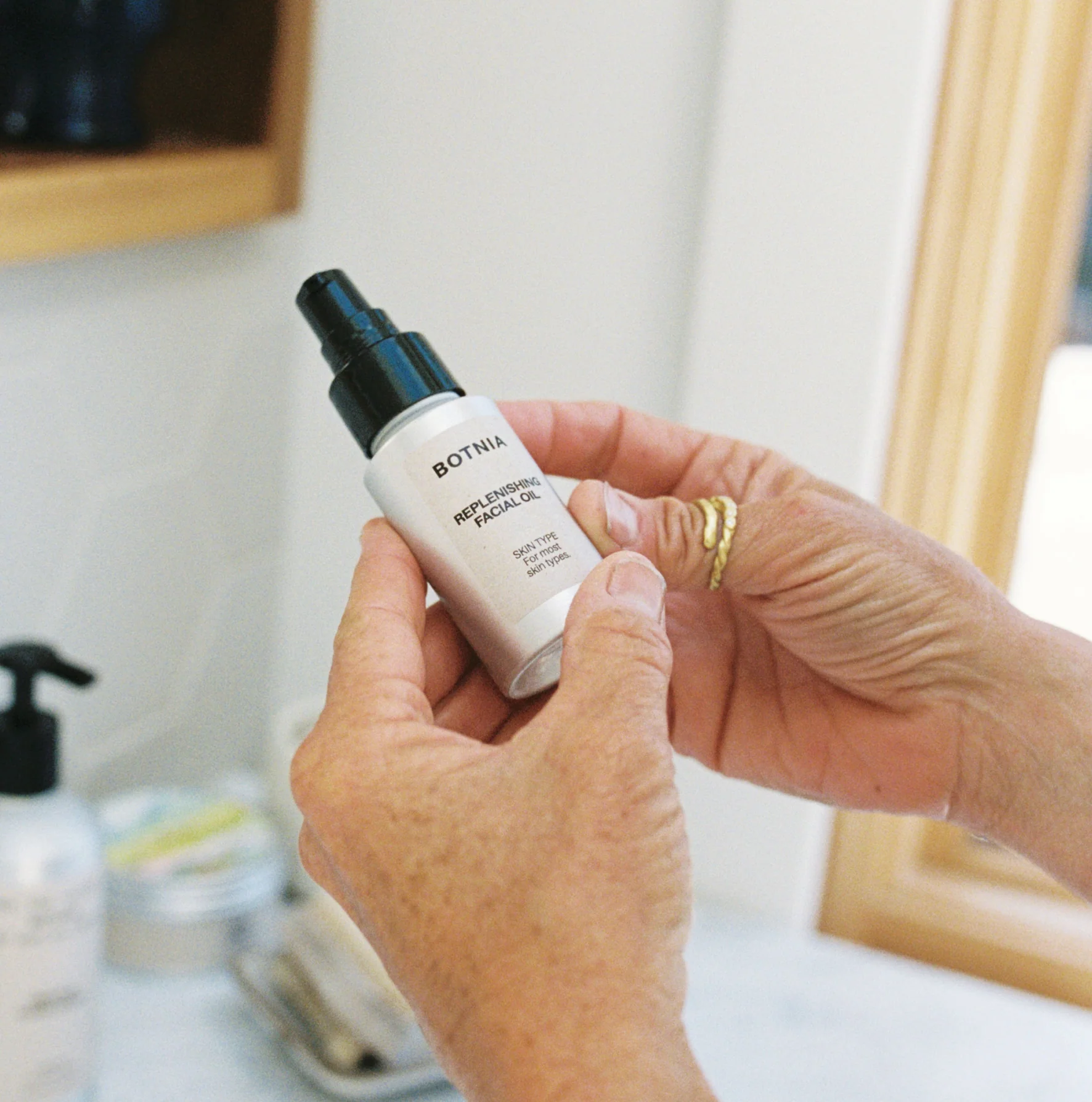 Replenishing Facial Oil - Image 5